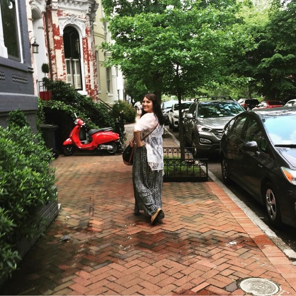 Meet your Posher, Madison - Picture 3 of 8